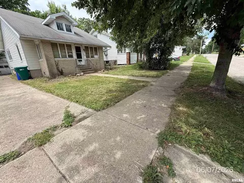 567 S Hayworth Ave, Decatur, IL 62522