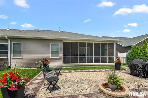 Exterior - 3208 Telford Dr, Springfield, IL 62711 photo 7 of 9