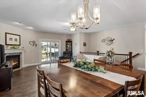 Dining - 3208 Telford Dr, Springfield, IL 62711 photo 2 of 5