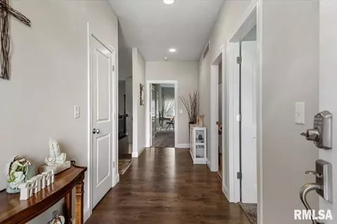 Entry Way - 3208 Telford Dr, Springfield, IL 62711 photo 1 of 2