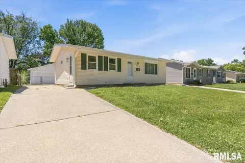 1757 Fairmont Dr, Springfield, IL 62702
