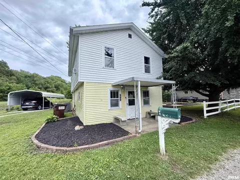 200 N Potts Ave, Taylorville, IL 62568