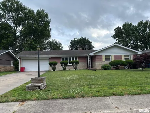 1212 Ivywood Dr, Springfield, IL 62704