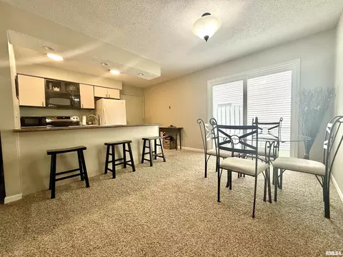 Dining - 5248 Carlton St, Springfield, IL 62703 photo 1 of 1