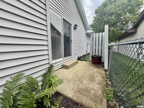 Exterior - 5248 Carlton St, Springfield, IL 62703 photo 5 of 5