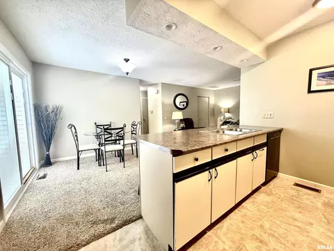 Kitchen - 5248 Carlton St, Springfield, IL 62703 photo 2 of 3