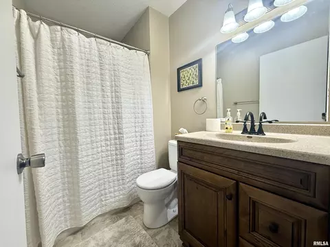 Bath - 5248 Carlton St, Springfield, IL 62703 photo 2 of 2