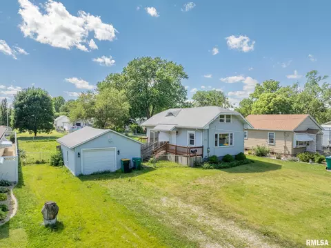 1690 Beecher Ave, Galesburg, IL 61401