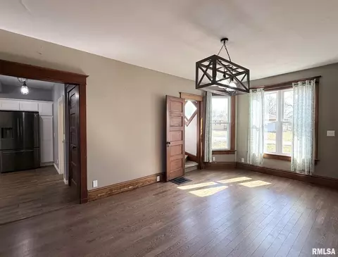 Living - 109 E West St, Oneida, IL 61467 photo 10 of 12