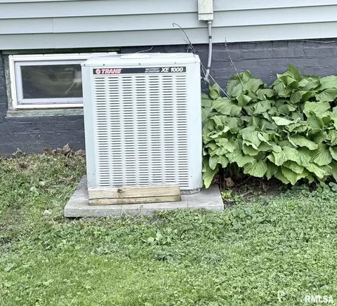 Other - 109 E West St, Oneida, IL 61467 photo 15 of 25