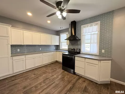 Kitchen - 109 E West St, Oneida, IL 61467 photo 3 of 3