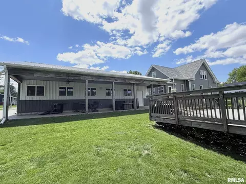 Exterior - 109 E West St, Oneida, IL 61467 photo 7 of 8