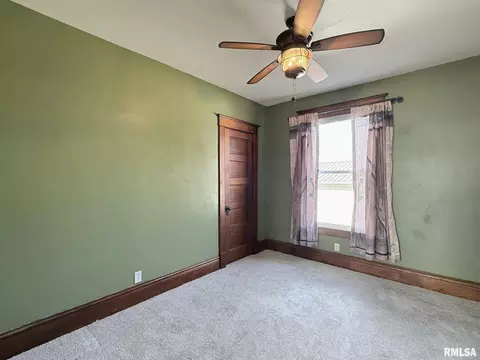 Bedroom - 109 E West St, Oneida, IL 61467 photo 4 of 14