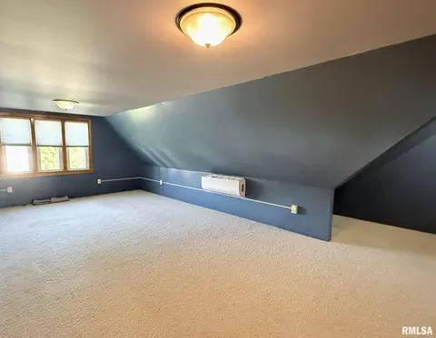 Bedroom - 109 E West St, Oneida, IL 61467 photo 6 of 14