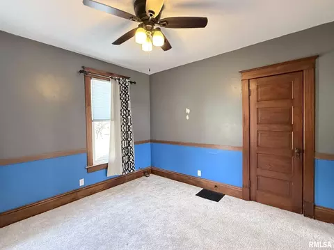 Bedroom - 109 E West St, Oneida, IL 61467 photo 3 of 14