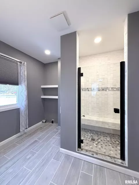Bath - 109 E West St, Oneida, IL 61467 photo 2 of 5
