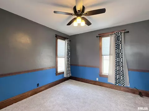 Bedroom - 109 E West St, Oneida, IL 61467 photo 2 of 14