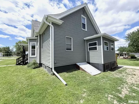 Other - 109 E West St, Oneida, IL 61467 photo 4 of 25