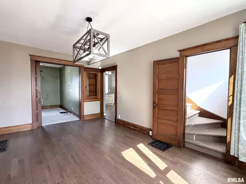 Living - 109 E West St, Oneida, IL 61467 photo 9 of 12