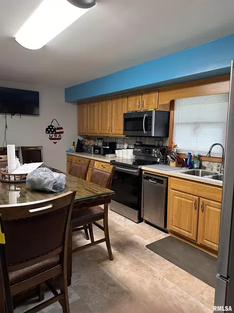 Kitchen - 2309 Griffiths Ave, Springfield, IL 62702 photo 1 of 2