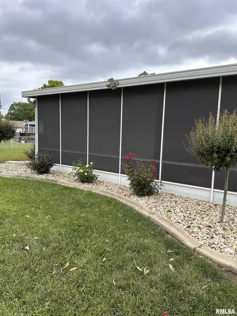 Exterior - 2309 Griffiths Ave, Springfield, IL 62702 photo 2 of 4
