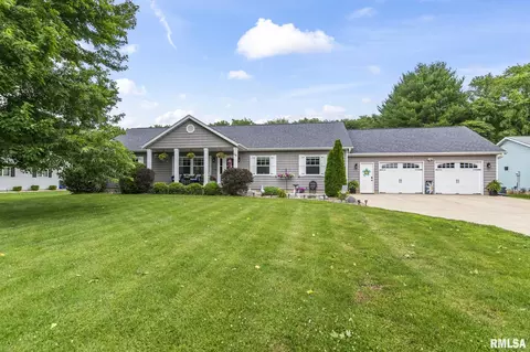 49 Aspen Rd, Pleasant Plains, IL 62677