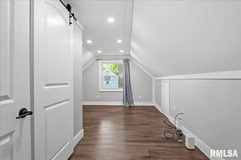 Entry Way - 3516 Sherman St, Springfield, IL 62703 photo 3 of 4