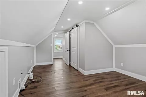 Entry Way - 3516 Sherman St, Springfield, IL 62703 photo 4 of 4