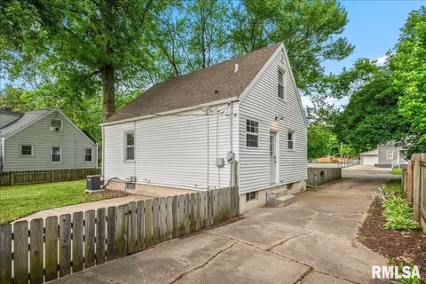 Exterior - 3516 Sherman St, Springfield, IL 62703 photo 6 of 9