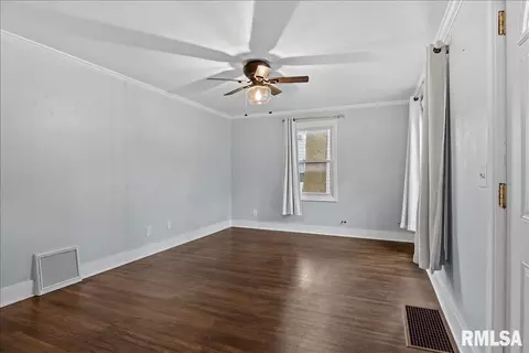 Living - 3516 Sherman St, Springfield, IL 62703 photo 1 of 4