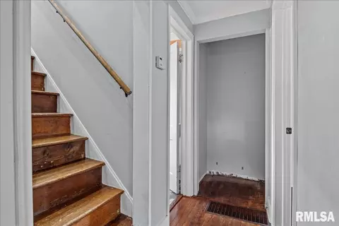 Entry Way - 3516 Sherman St, Springfield, IL 62703 photo 1 of 4