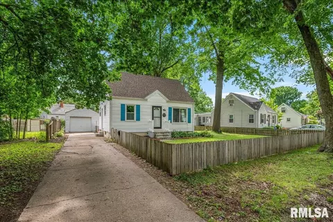 Exterior - 3516 Sherman St, Springfield, IL 62703 photo 4 of 9