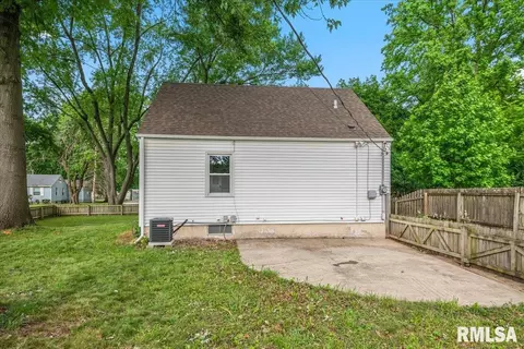 Exterior - 3516 Sherman St, Springfield, IL 62703 photo 7 of 9
