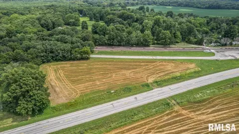 Rt 48 South Highway, Taylorville, IL 62568