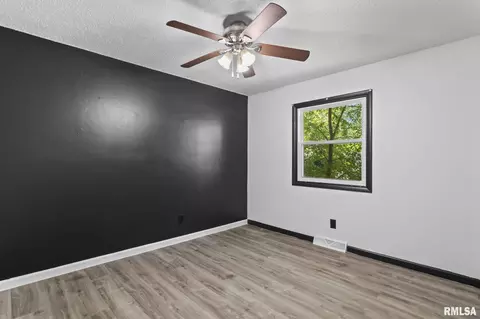 Bedroom - 521 Herndon St, Springfield, IL 62702 photo 7 of 10