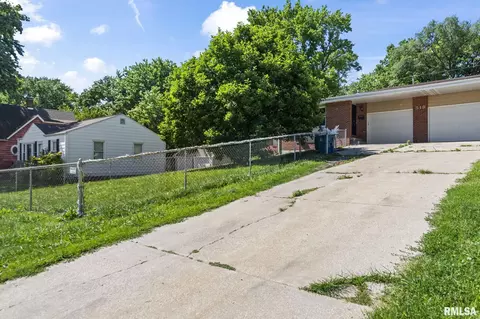 Exterior - 521 Herndon St, Springfield, IL 62702 photo 2 of 6