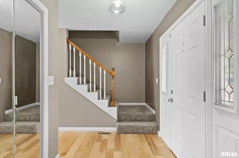 Entry Way - 2601 Interlacken Rd, Springfield, IL 62704 photo 1 of 2