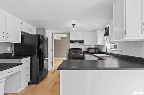 Kitchen - 2601 Interlacken Rd, Springfield, IL 62704 photo 2 of 5