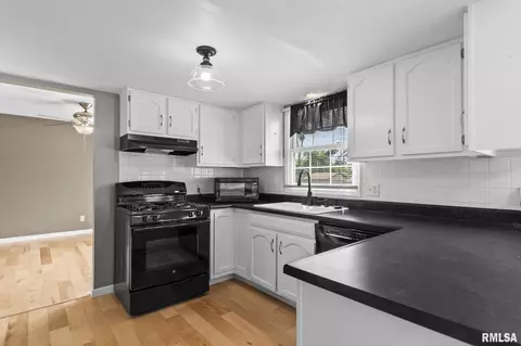Kitchen - 2601 Interlacken Rd, Springfield, IL 62704 photo 3 of 5