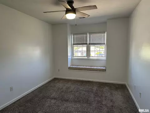 Bedroom - 805 Knoll Pointe Pl, Springfield, IL 62703 photo 3 of 6