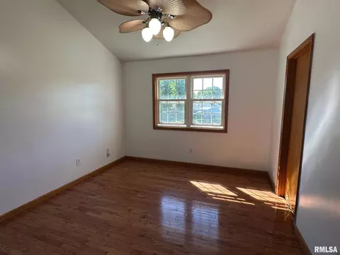 Bedroom - 805 Knoll Pointe Pl, Springfield, IL 62703 photo 1 of 6