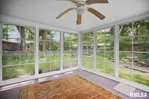 Exterior - 9 Inverness Rd, Springfield, IL 62704 photo 3 of 6