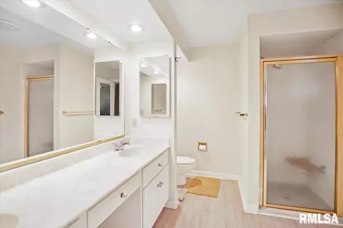 Bath - 9 Inverness Rd, Springfield, IL 62704 photo 1 of 2