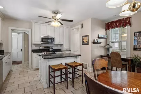 Kitchen - 1525 S Wiggins Ave, Springfield, IL 62704 photo 3 of 4