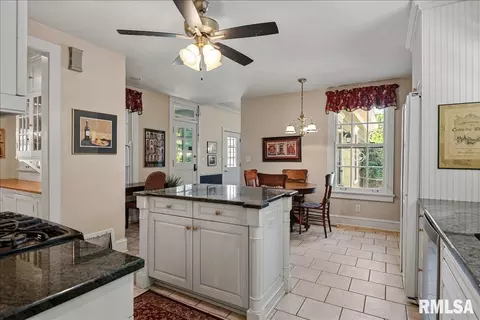 Kitchen - 1525 S Wiggins Ave, Springfield, IL 62704 photo 2 of 4