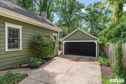Exterior - 1525 S Wiggins Ave, Springfield, IL 62704 photo 4 of 11