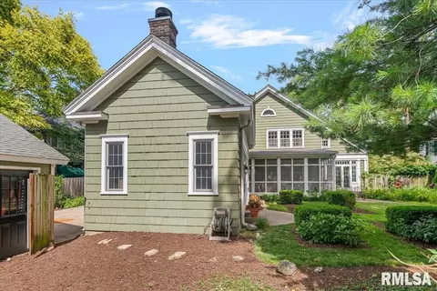 Exterior - 1525 S Wiggins Ave, Springfield, IL 62704 photo 6 of 11