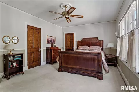 Bedroom - 1525 S Wiggins Ave, Springfield, IL 62704 photo 5 of 7
