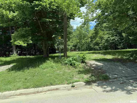 1829 W Cherry Rd, Springfield, IL 62704