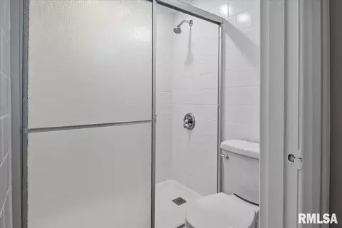 Bath - 6600 S 6th St, Springfield, IL 62712 photo 2 of 2